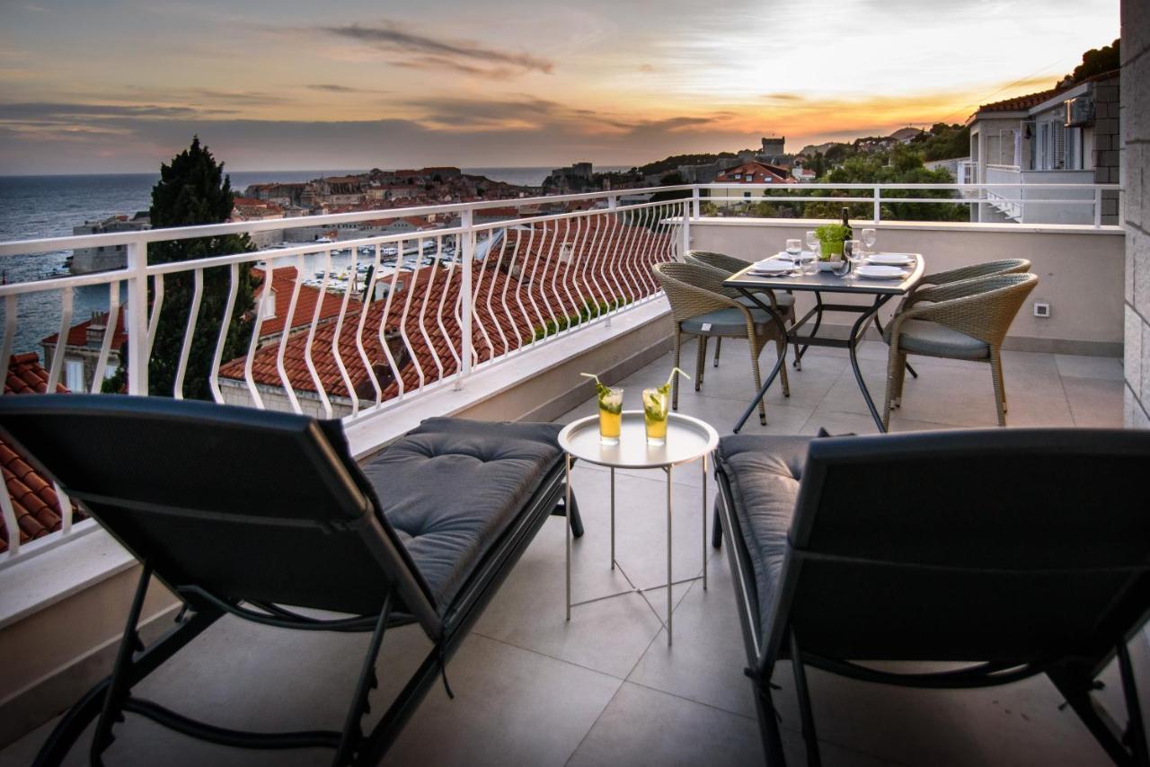 Leoni Apartment